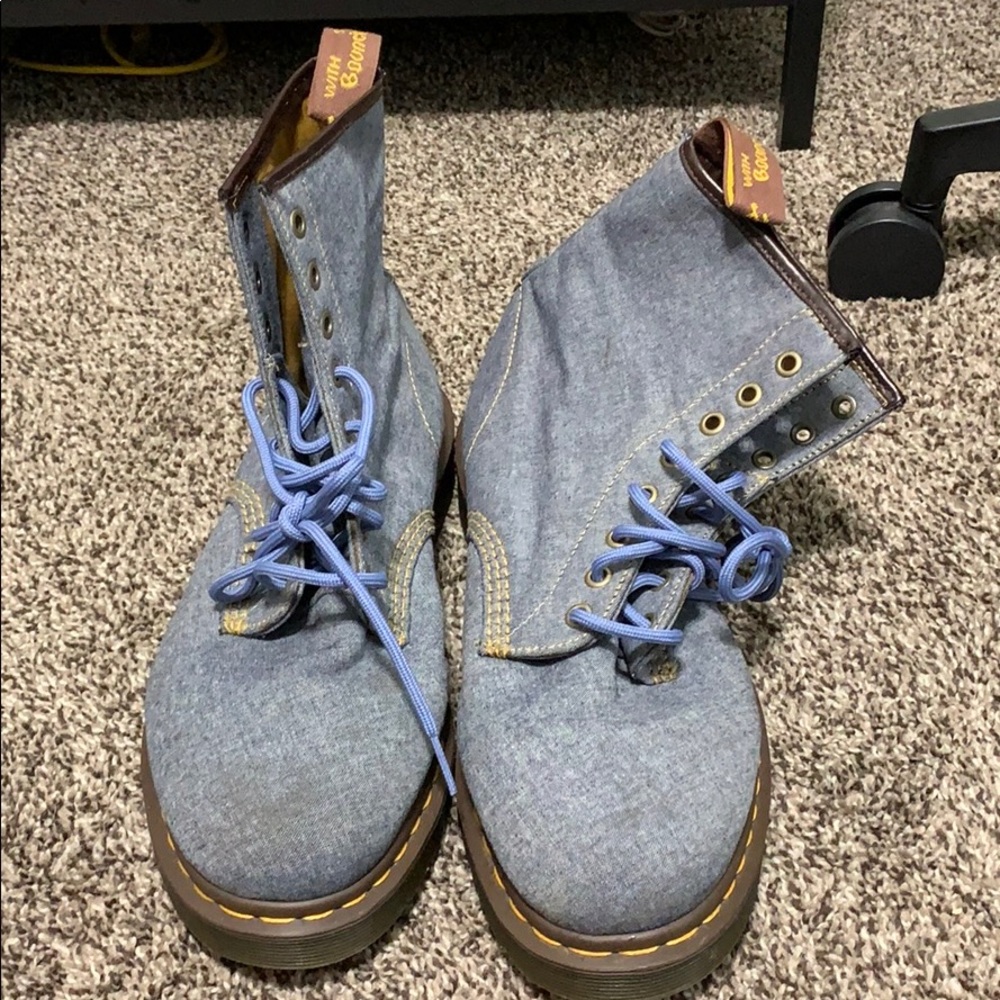 Dr. Martens (Blue)